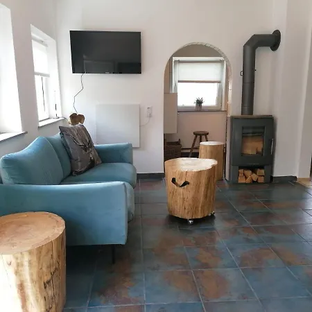 Berg-Chalet Mit Whirlpool Und Kamin בקתה *