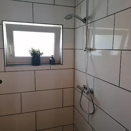 Berg-Chalet Mit Whirlpool Und Kamin בקתה *